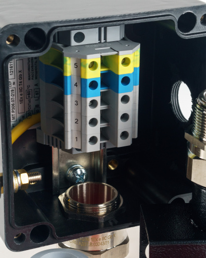 Extherm SBORKA 1PM/3D Коробка на опоре для подключения от 1 до 3 нагревательных кабелей